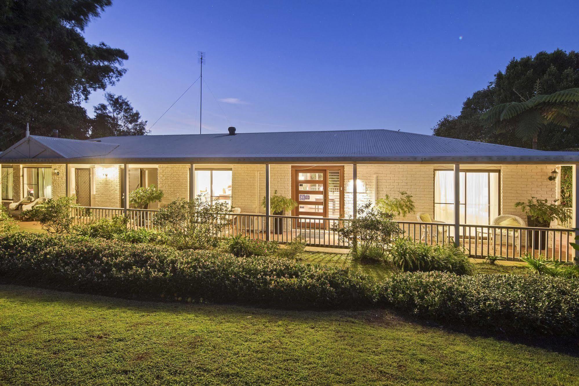 Eden Lodge Nambour Extérieur photo